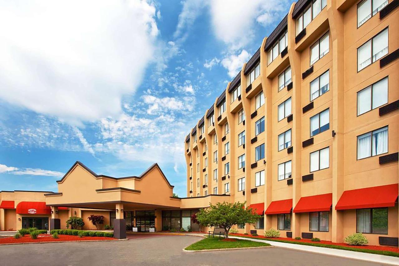Baymont By Wyndham Meriden Exterior foto